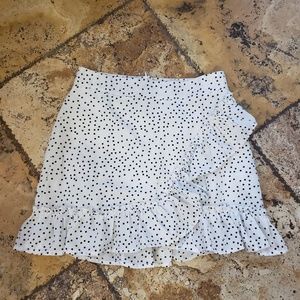 Shein Women’s Allover Polka Dot Print White Ruched Ruffle Hem Mini Skirt Size Xs